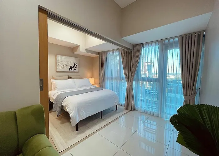Apartment Uptown Parksuites Balcony Mall View Manila