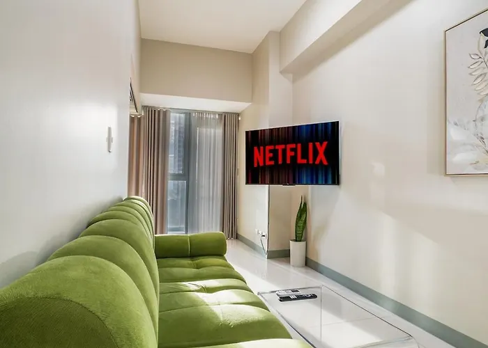 Uptown Parksuites Balcony Mall View Apartment Manila
