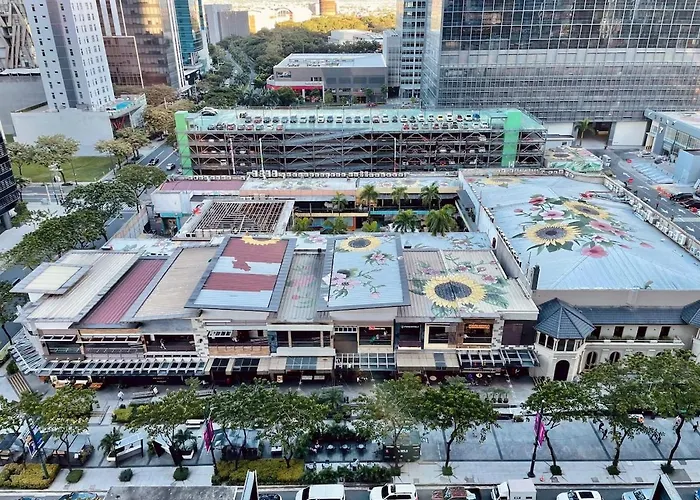 Uptown Parksuites Balcony Mall View Apartment Manila